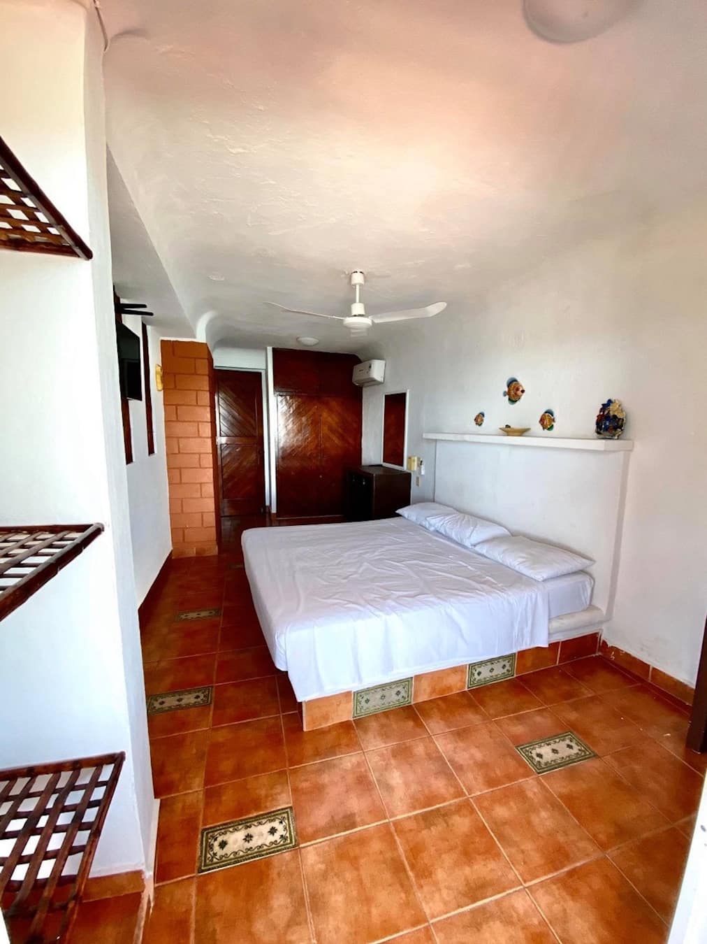 Vista de la recámara con cama King de la habitación Master Suite 6 – Casa Adriana