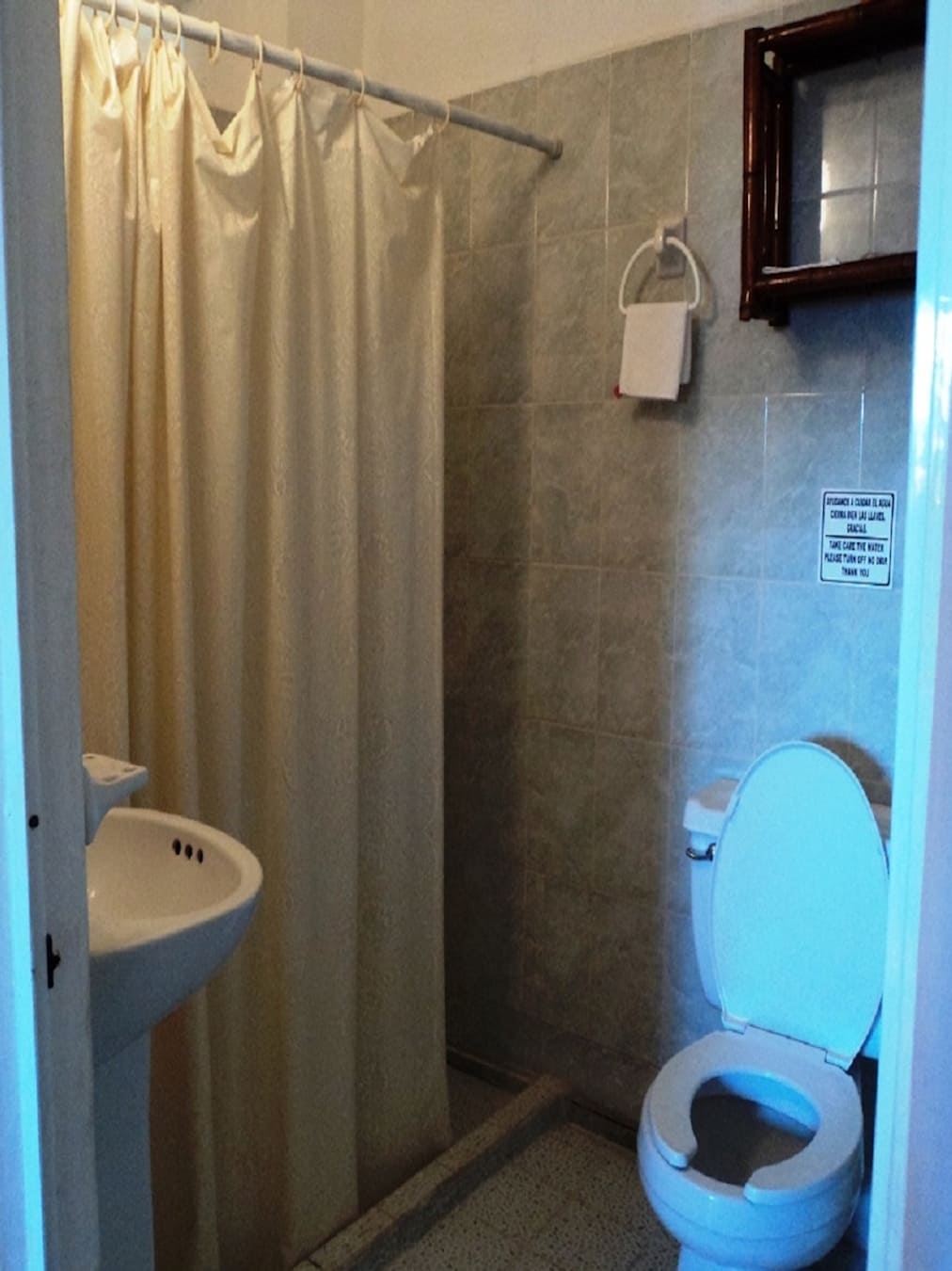 Vista del baño de la habitación Master Suite 6 – Casa Adriana