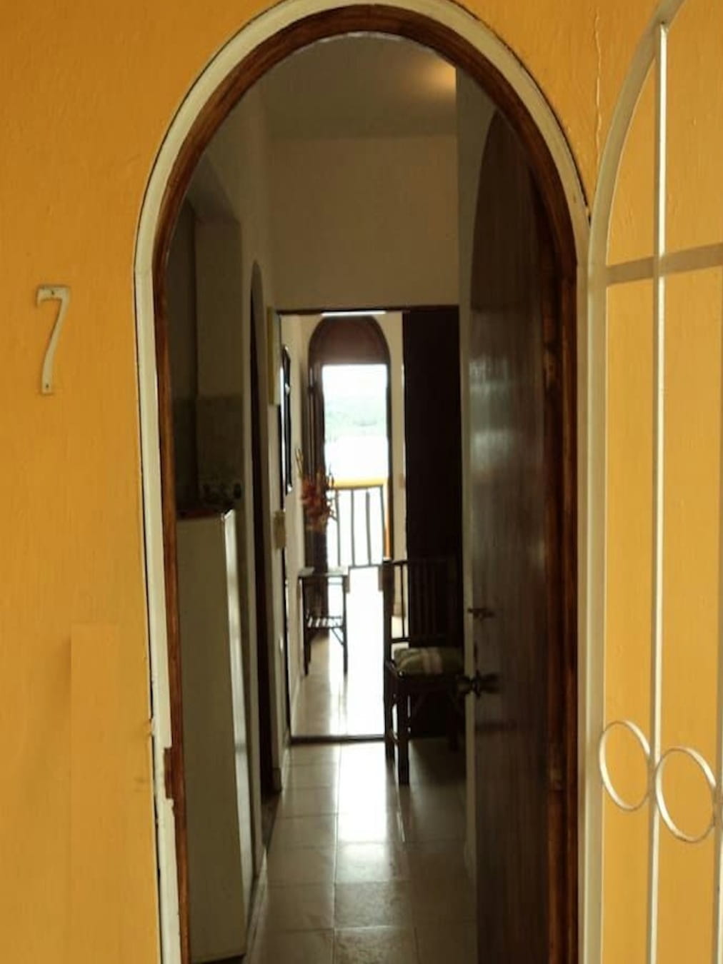 Vista del acceso a la habitación Master Suite 7 – Casa Adriana