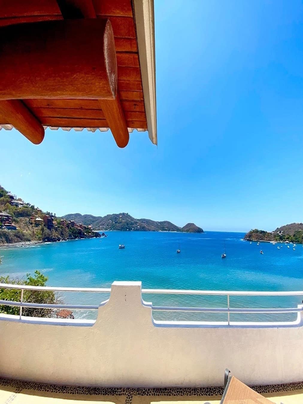 Vista al mar desde la terraza privada del Pent House – Casa Adriana