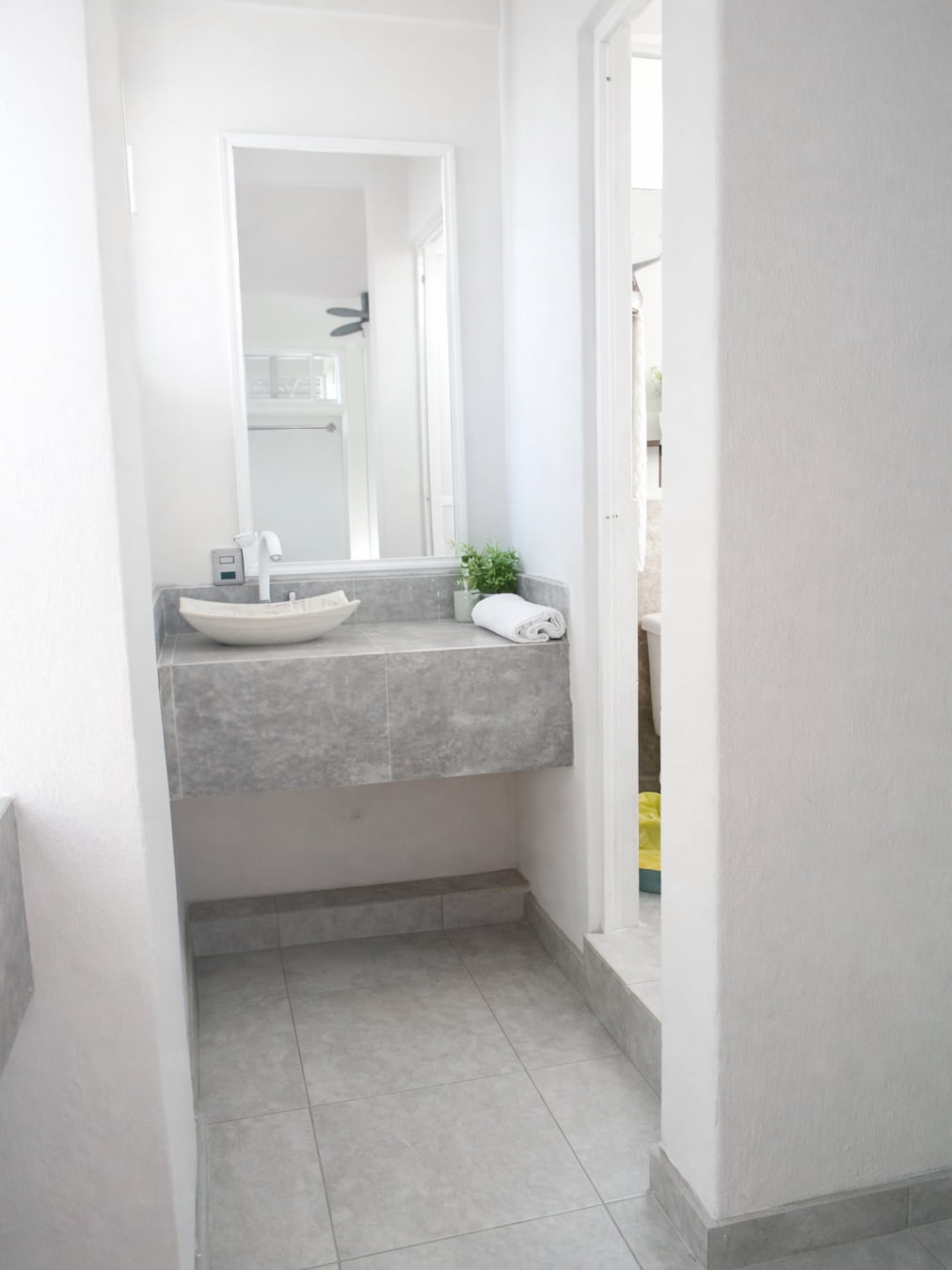 Vista del baño de la habitación Triple 7 – Casa Tania